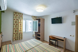 HOTEL BLASÓN JUNIOR