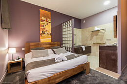 Disini Luxury Hotel
