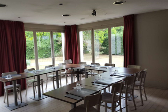 Hôtel Kyriad Chantilly - photo 3