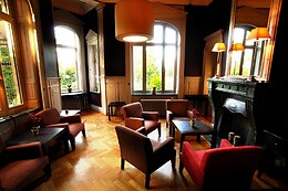 Martin's Manoir ***