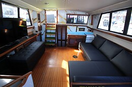 DIAMOND BOAT PARTY