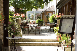 Hostellerie Aux Vieux Remparts