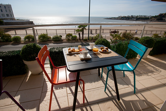 Hotel The Originals Royan Miramar - photo 4