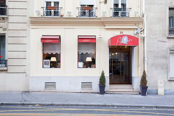 Hôtel Poussin - photo 0
